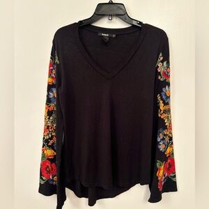 Desigual Small Black V-neck Top with Colorful Floral Sleeves